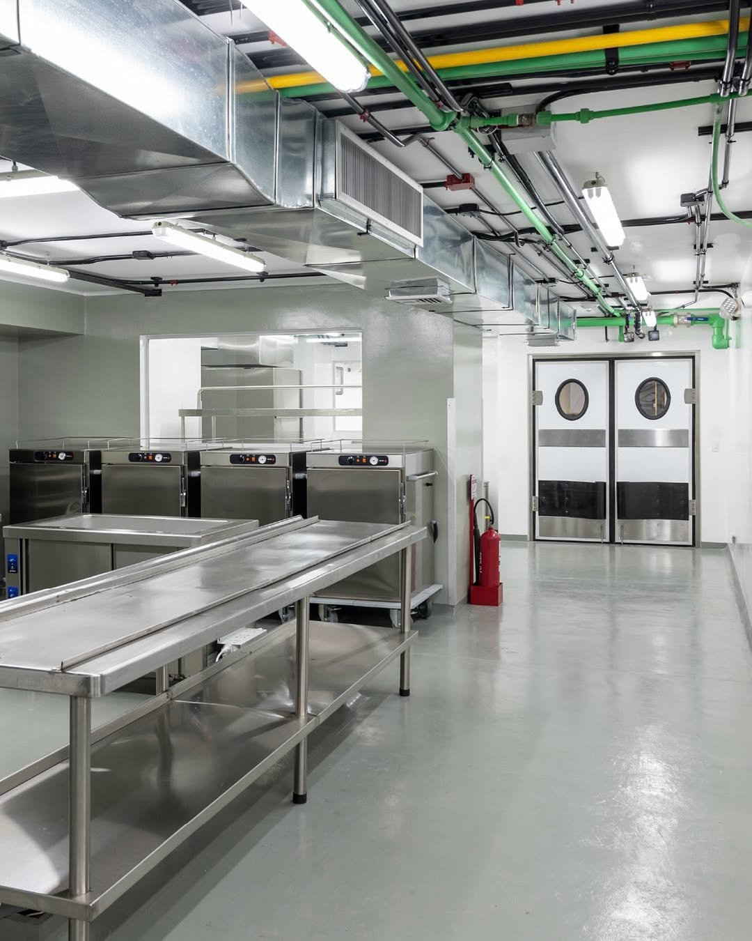 Cocina de producción del Centro Médico de Caracas